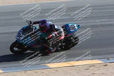 media/Jan-14-2024-SoCal Trackdays (Sun) [[2e55ec21a6]]/Turn 10 Inside (110pm)/